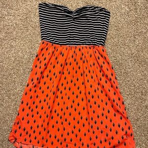 Foxy strapless dress